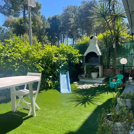 A Due Passi Dal Mare Apartment *